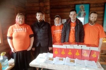 В Кургане православные волонтёры в Радоницу трудились на городских кладбищах