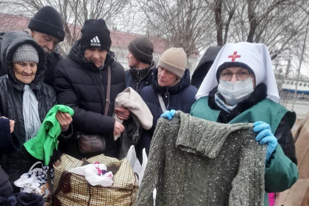 В Кургане ЦГП «Надежда» в ноябре снабжал нуждающихся теплыми вещами