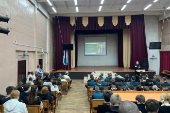Клирик кафедрального собора Кургана выступил перед студентами колледжа