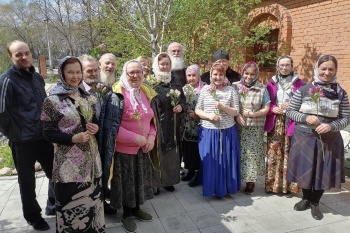 В храмах Курганской епархии отпраздновали день жён-мироносиц