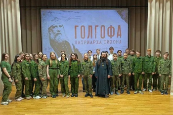 Священник рассказал половинским старшеклассникам о личности Патриарха Тихона
