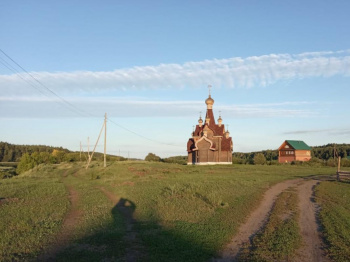 Наместник Чимеевского монастыря совершил Литургию в «Андреевской слободе»