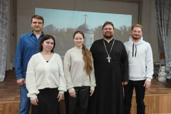 В Кургане молодые волонтеры Александро-Невского собора организовали коллективный просмотр фильма "Страсти по Матвею"