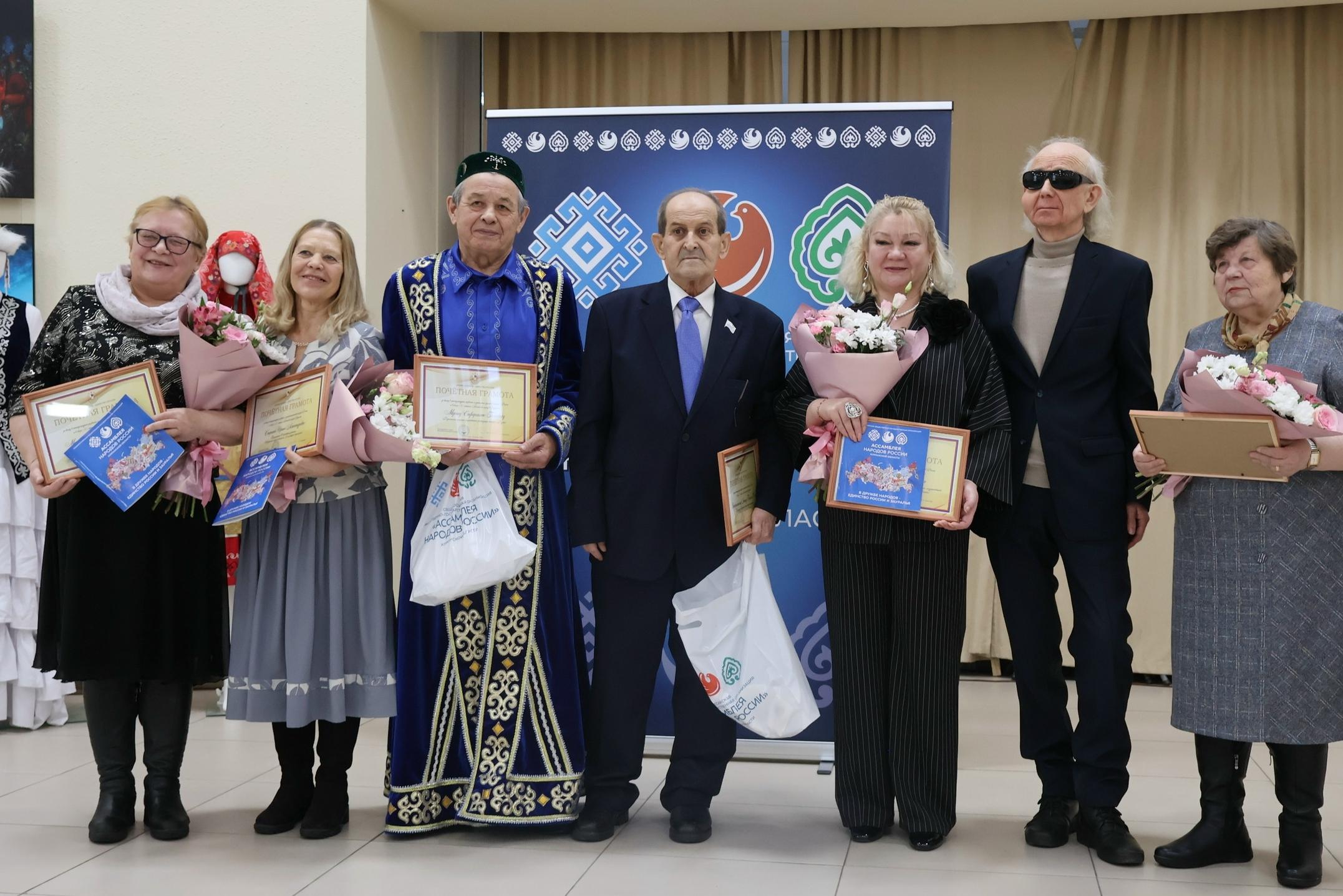 На юбилее Ассамблеи народов России Курганской области наградили руководителя пресс-службы Курганской епархии