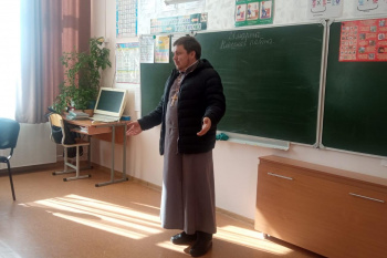 В Зауралье сельский священник выступил на родительском собрании по выбору модуля ОРКСЭ