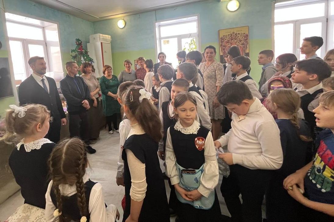 Рождественская ярмарка прошла в курганской православной гимназии