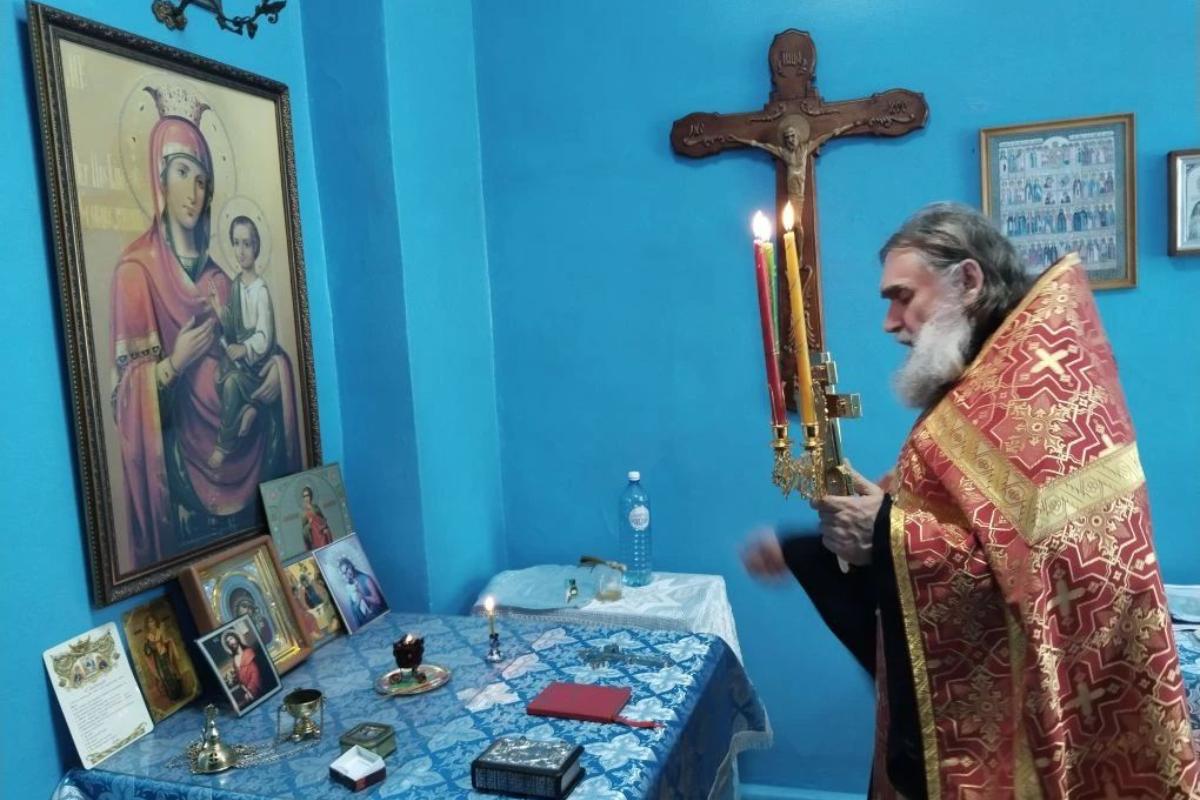 В молебной комнате областной больницы появились новые сестры милосердия