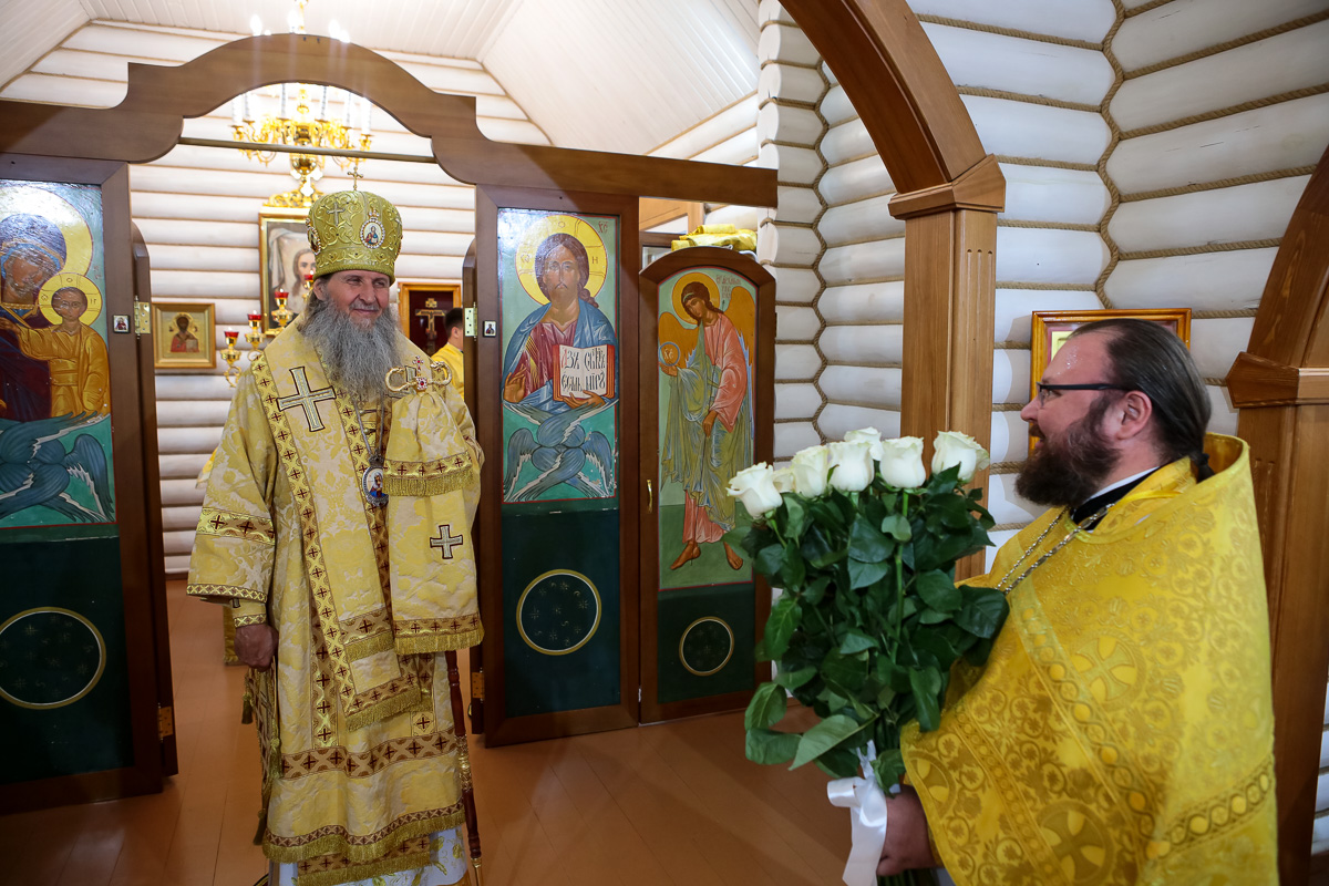 Митрополит Даниил совершил Литургию в Никольском храме Кургане