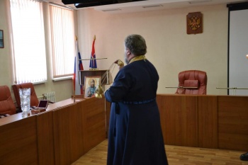 Курганский священник подарил пограничникам икону их небесного покровителя