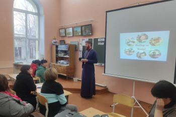 Зауральский священник выступил перед родителями по выбору модуля ОРКСЭ