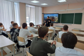 Священник провёл урок нравственности в Половинской школе