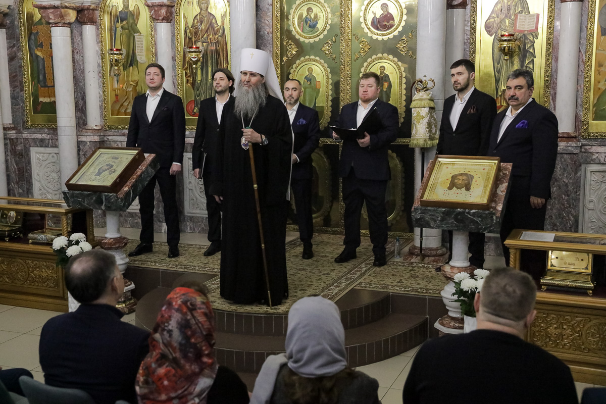 Православный ансамбль «Дорос» выступил в курганском соборе накануне праздника Богоявления