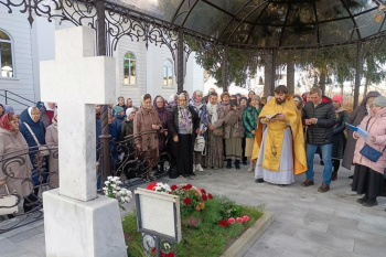 В Кургане вновь почтили память отца Григория и матушки Нины Пономарёвых