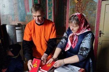 В Кургане епархиальные волонтёры и активисты «Царьграда» в Пасху вели просветительскую работу