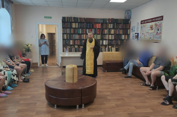 В Кургане священник 1 апреля посетил три социальных учреждения
