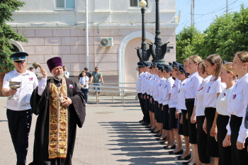 В Кургане священник участвовал в церемонии приведения к присяге