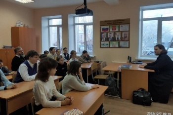 Гость из Архангельска продолжает встречи с курганскими школьниками