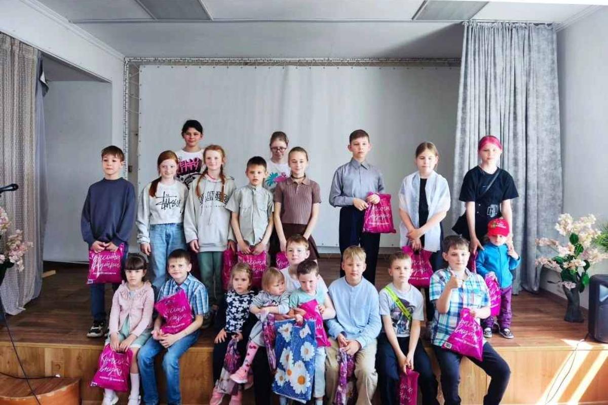 В воскресной школе «Благовест» учебный год завершился благодарственной молитвой и вручением подарков