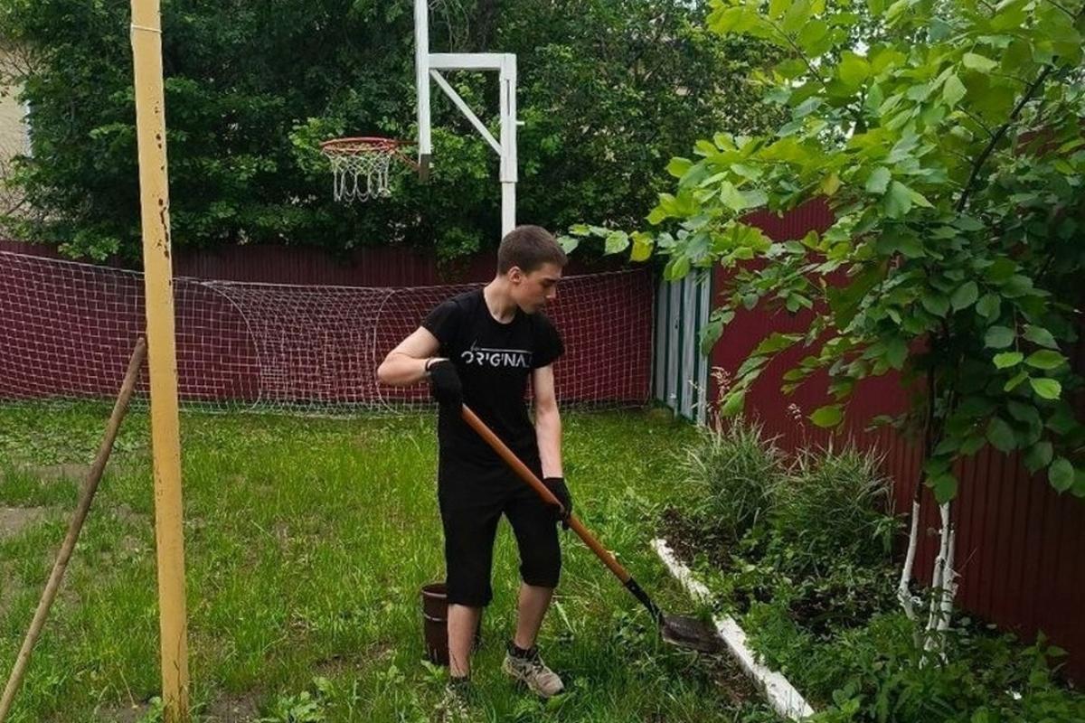 Православные гимназисты Кургана участвуют в благоустройстве города