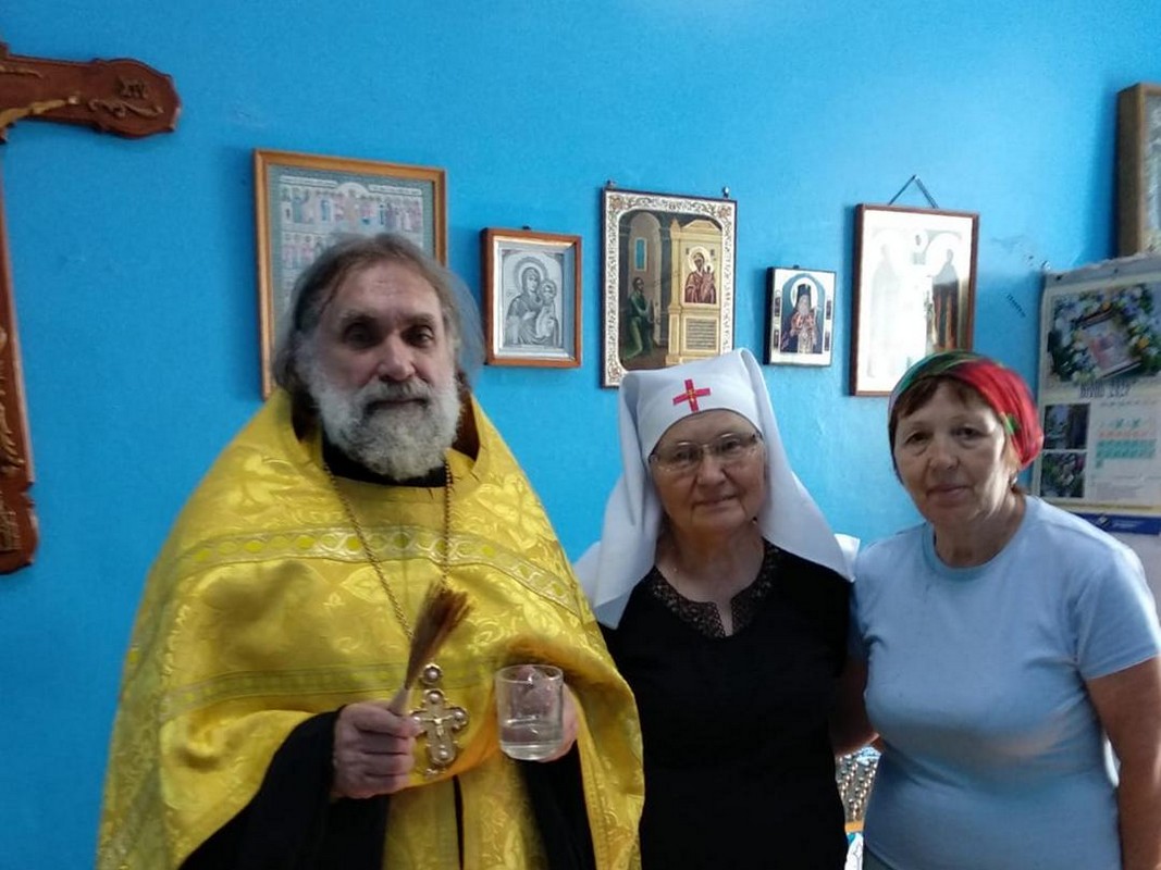 В молебной комнате курганской областной больницы регулярно совершаются богослужения