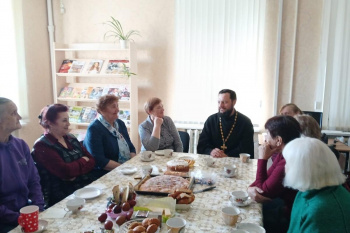 В Лебяжье священник в библиотеке  рассказал о значении праздника Пасхи
