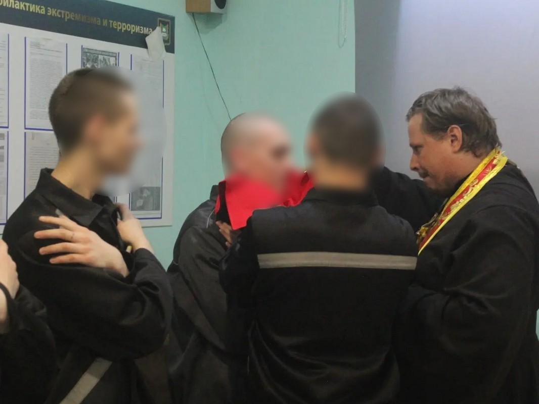 Курганский священник провел в СИЗО-1 беседу о Великой Победе