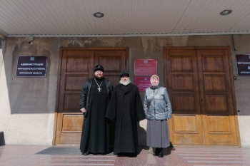 Епископ Пармен встретился с сотрудниками администрации Варгашинского района