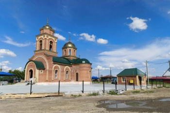 Строительство храма в селе Глядянское близится к завершению