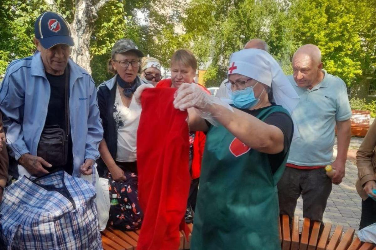 В Кургане ЦГП «Надежда» помог собрать детей в школу
