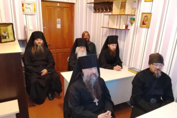 Братия Чимеевского монастыря приняла участие в монашеском круглом столе