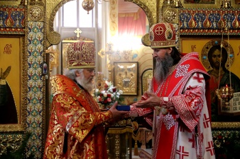 На Пасхальной великой вечерне священники Курганской епархии были удостоены церковных наград
