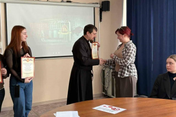 В Курганском педагогическом колледже прошла встреча в честь Дня православной молодежи