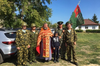 Курганский священник благословил соревнования по следопытству