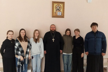 В Кургане члены молодежного клуба встретились с настоятелем