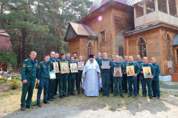 В Кургане праздник Вознесения Господня зауральские сотрудники МЧС встретили в Георгиевском  храме