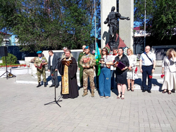 В Кургане священник в Ильин день поздравил десантников с праздником ВДВ