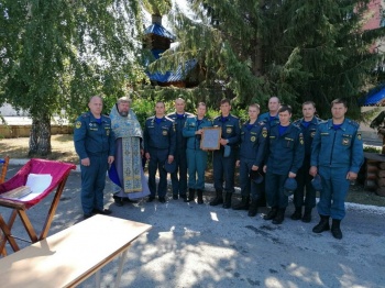 Зауральский священник совершил молебен в пожарной части