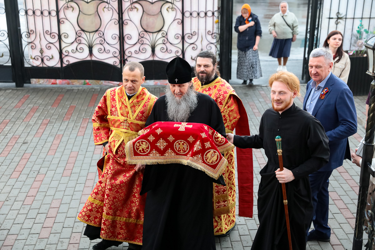 В Кургане встретили святыню – башмачок святителя Спиридона Тримифунтского