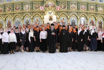 В курганском Троицком соборе с пасхальным концертом выступил «Поющий город»