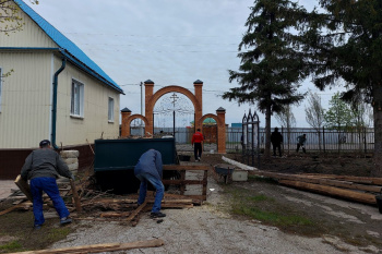 В храме посёлка Смолино приступили к наведению порядка после наводнения