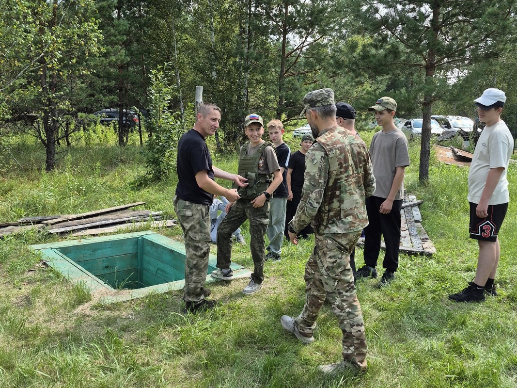 Православные гимназисты побывали на патриотической «Зарнице» в лагере «Ермак»