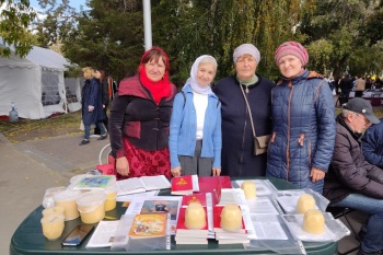 Миссионеры Курганской епархии на различных праздниках проводят акцию «Евангелие в каждый дом»