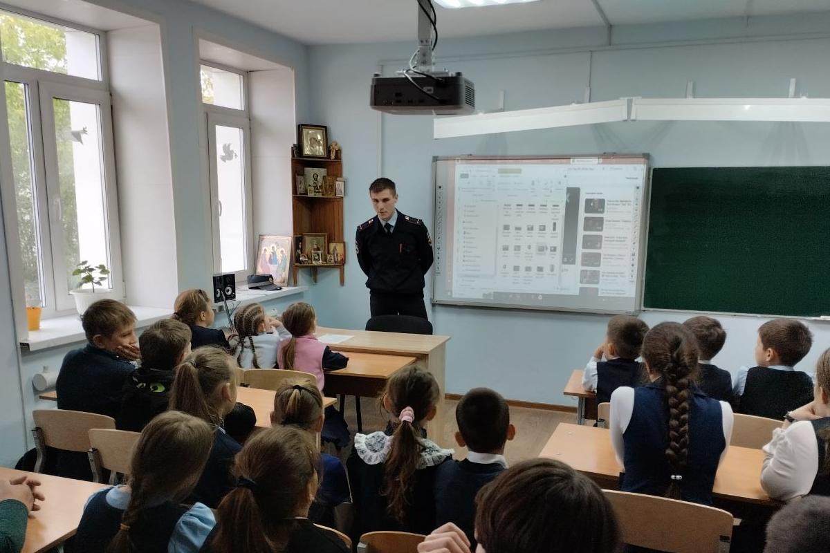 В преддверие каникул в курганской православной гимназии прошли уроки безопасности