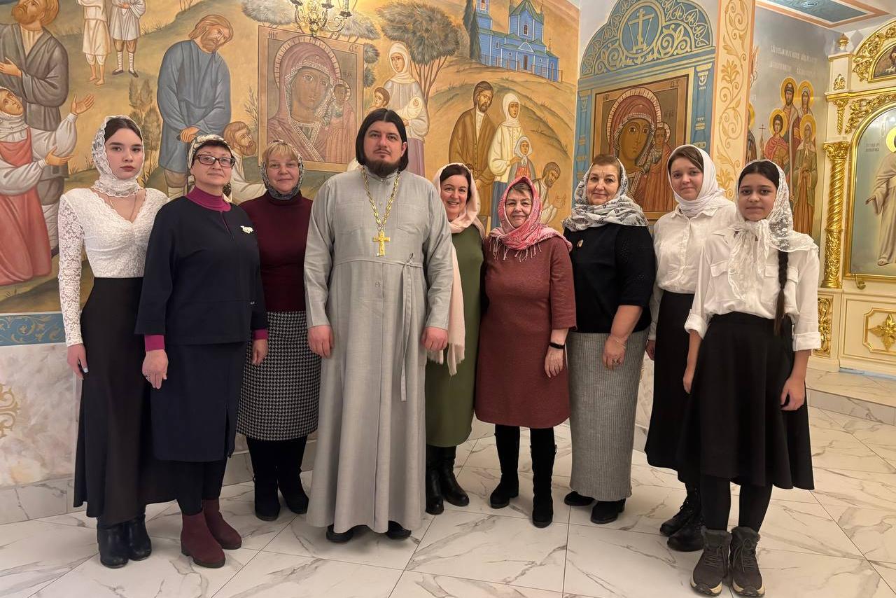 В Свято-Троицком соборе города Кургана обсудили роль православной христианки в современном обществе