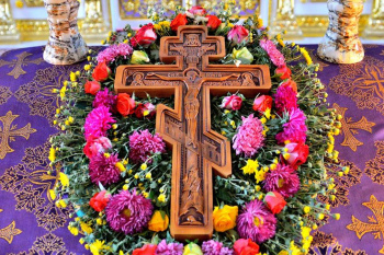 27 сентября Церковь вспоминает Воздвижение Честного и Животворящего Креста Господня