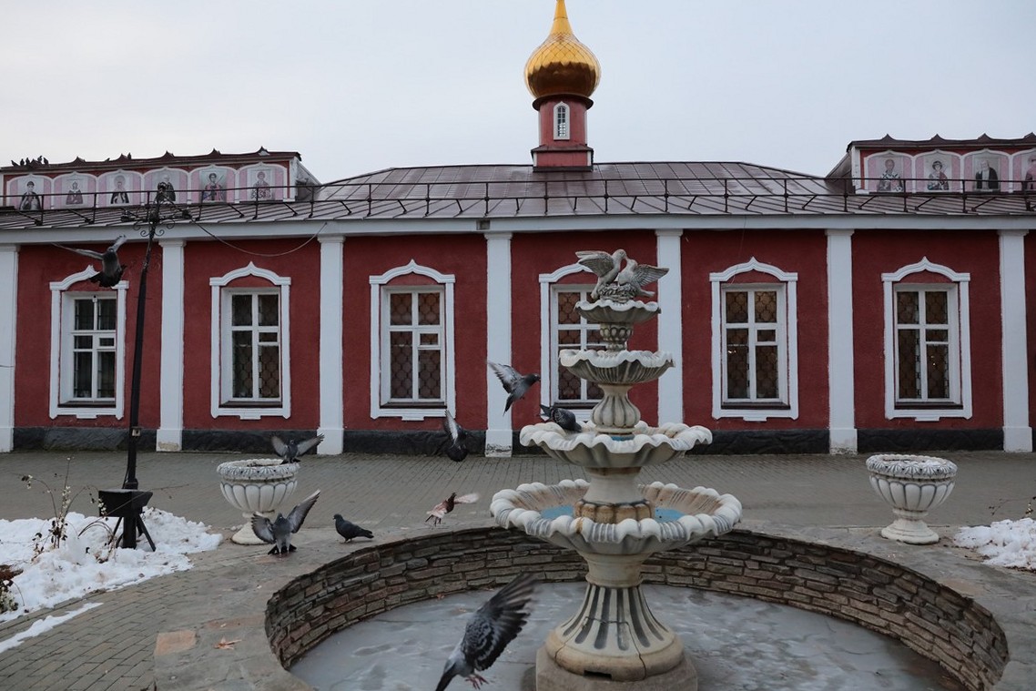 Глава Курганской митрополии совершил Литургию в Христорождественском храме Кургана