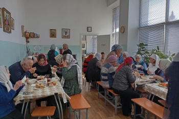 Социальная столовая продолжает действовать при курганском приходе