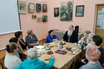 Зауральский священник стал гостем клуба «Берегиня»