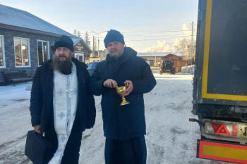 В Кургане священнослужители участвовали в отправке гуманитарного груза