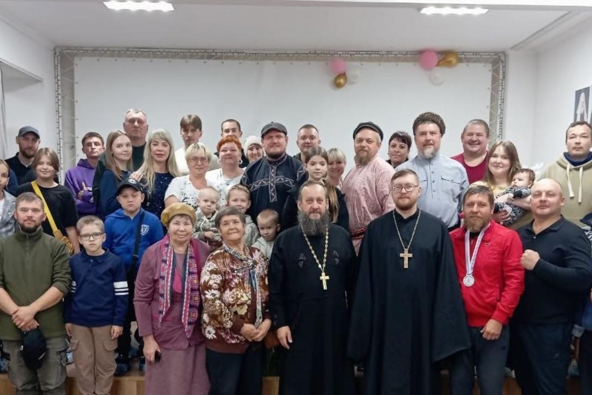 В курганском культурно-просветительском центре выступил фольклорный коллектив «Сибирская сторонка»